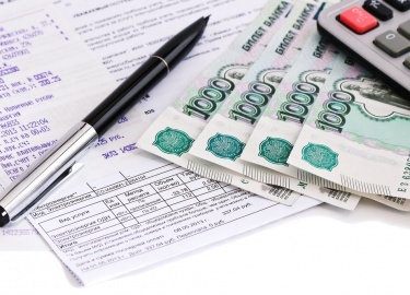 Согласно данным холдинга &laquo;Ромир&raquo;, расходы россиян за год выросли на 11,9%, средний чек &mdash; на 9,3%, пишет &laquo;Коммерсант&raquo;
